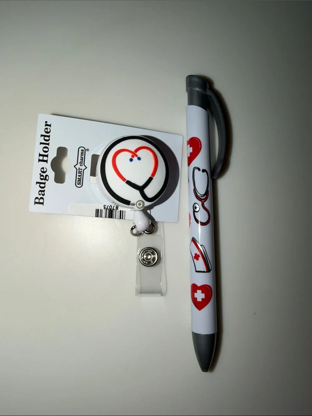 Gift Bundle White Black Stethoscope Heart Clip-on ID Key Holder Nurse print Pen